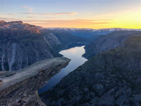 trolltunga fall.
